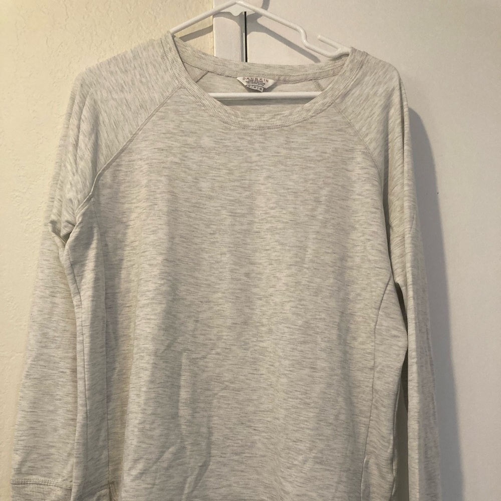 Tulip hem crew shirt.